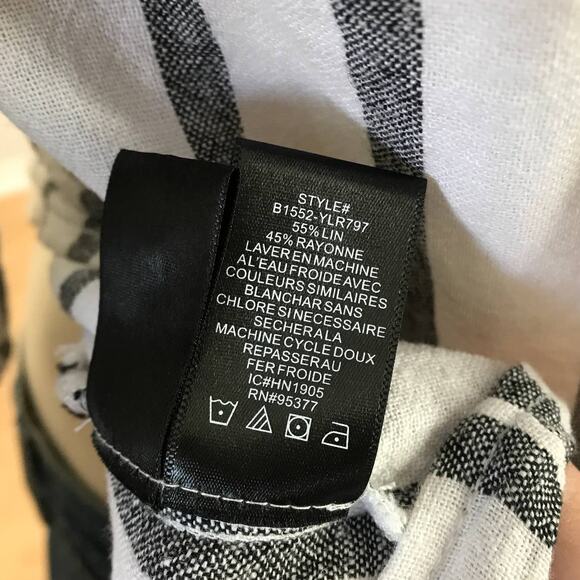 Sanctuary • Modern Summer Button Front Top - Picture 5 of 6